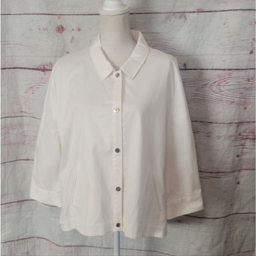 H Halston Cropped White Jacket Size XL NWT‎